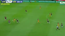 Rodeado de defensores del Atlas, Ayala se las ingenió para poner el segundo de Leones Negros