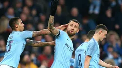 Guardiola aseguró que Otamendi no es feliz en el City y le dejó un mensaje para que cambie su actitud