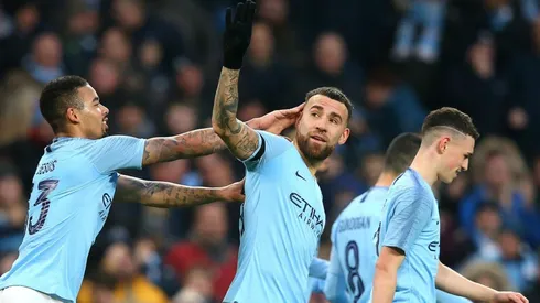 Guardiola aseguró que Otamendi no es feliz en el City y le dejó un mensaje para que cambie su actitud