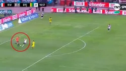 Armani y Martinez Quarta, cerca de mandarse una macana.