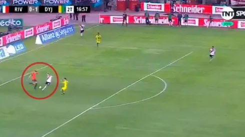 Armani y Martinez Quarta, cerca de mandarse una macana.