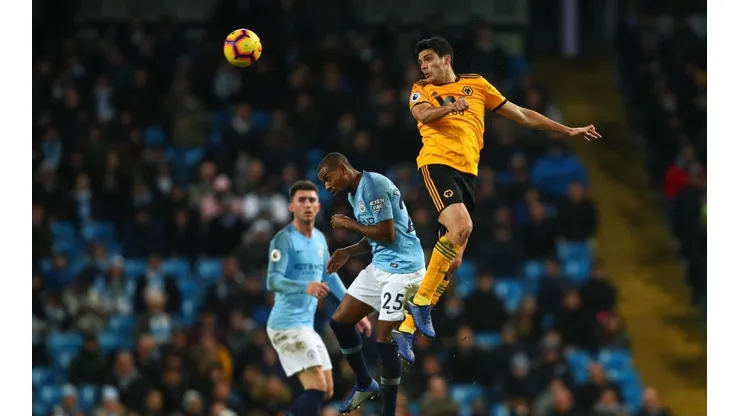 Foto de Raúl Jiménez, delantero de Wolverhampton.