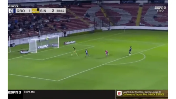 Dorados decretó el triunfo con un insólito blooper de la defensa del Querétaro.