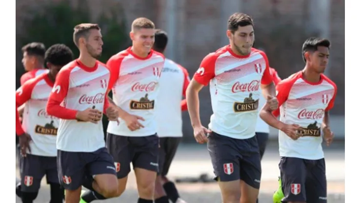 La blanquirroja practicó en suelo chileno