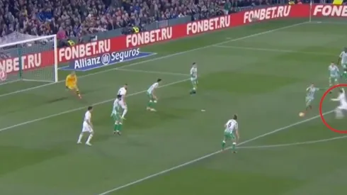 Espectacular remate de Luka Modric.