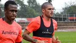 Los escarlatas en camino a Bogotá