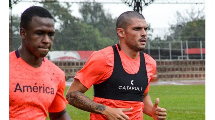 Los escarlatas en camino a Bogotá