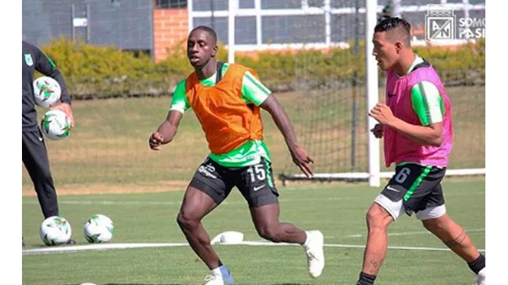 El verdolaga sin un futuro certero se entrena