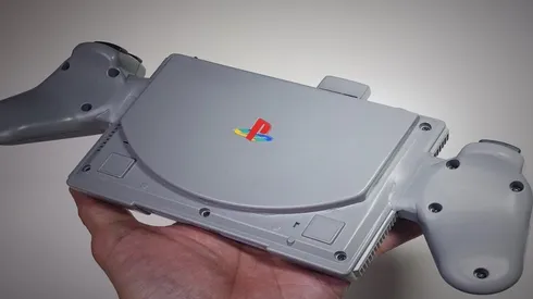 Así es la PlayStation Classic portátil, creada por un fanático
