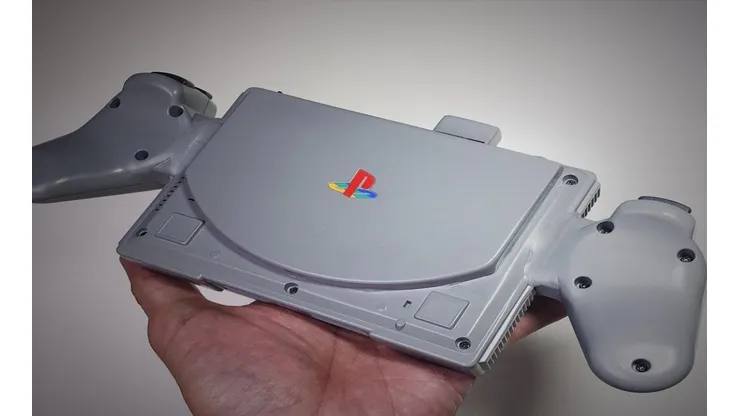 Así es la PlayStation Classic portátil, creada por un fanático