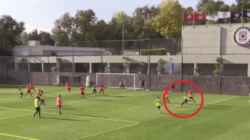 Golazo de Méndez en el entrenamiento.