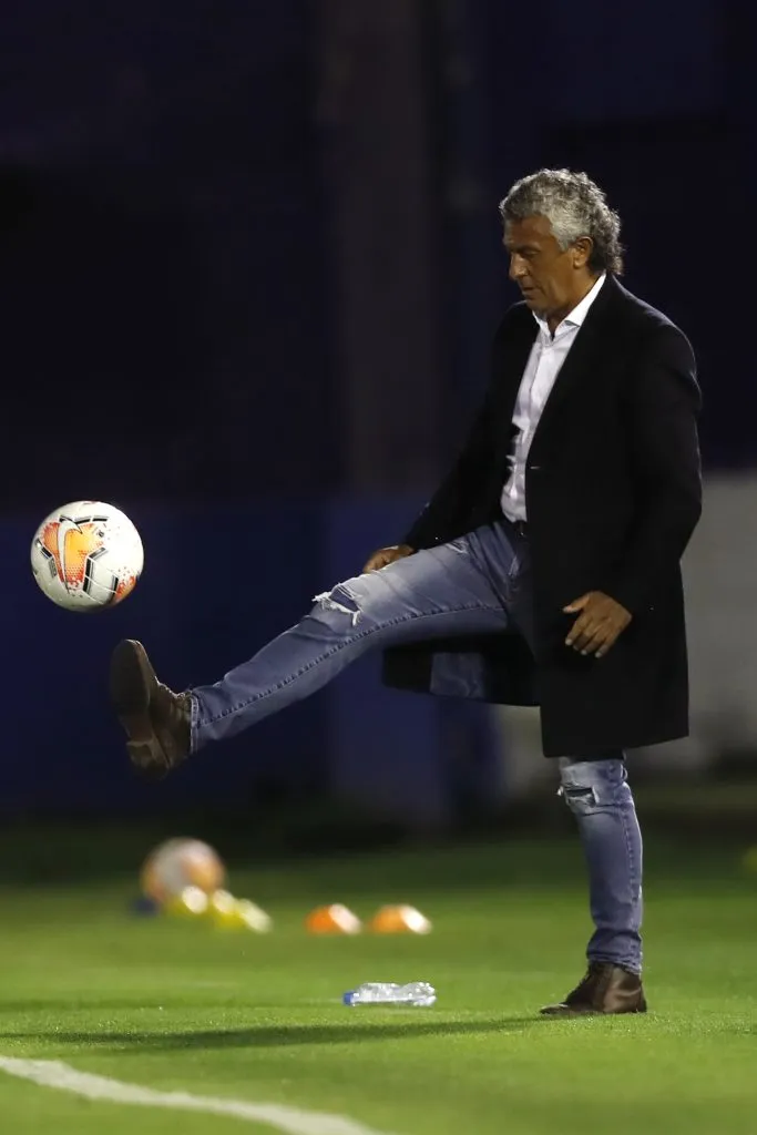Néstor Gorosito dirigiendo a Tigre en Argentina. (Foto: Getty).