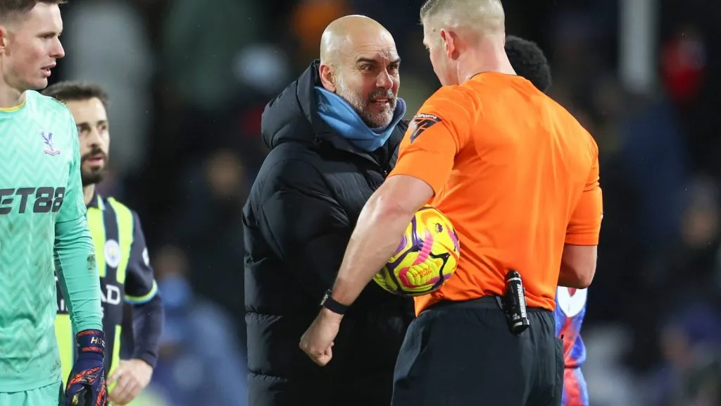 Guardiola explotó con el arbitraje tras el empate a dos ante Crystal Palace: IMAGO