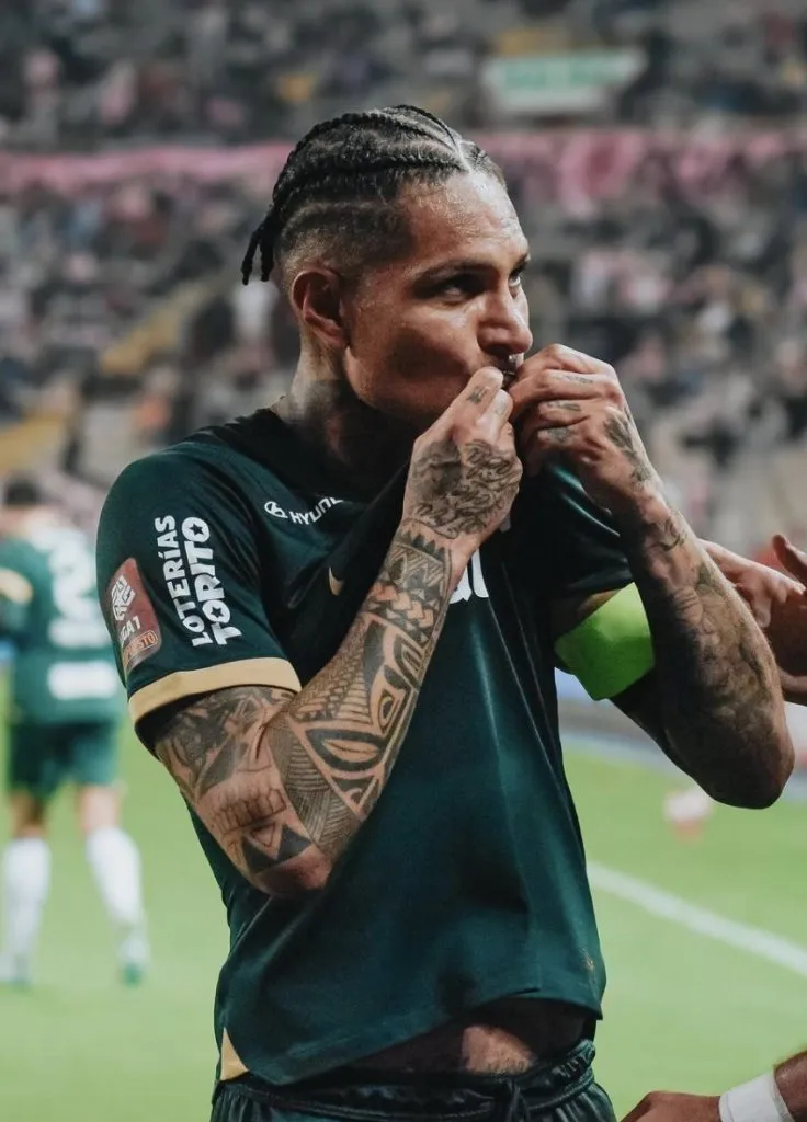 Paolo Guerrero jugando en Alianza Lima. (Foto: Alianza Lima).