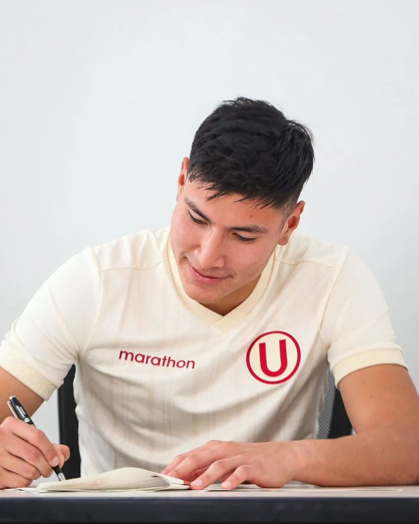 Diego Romero renovó contrato. (Foto: Universitario de Deportes).