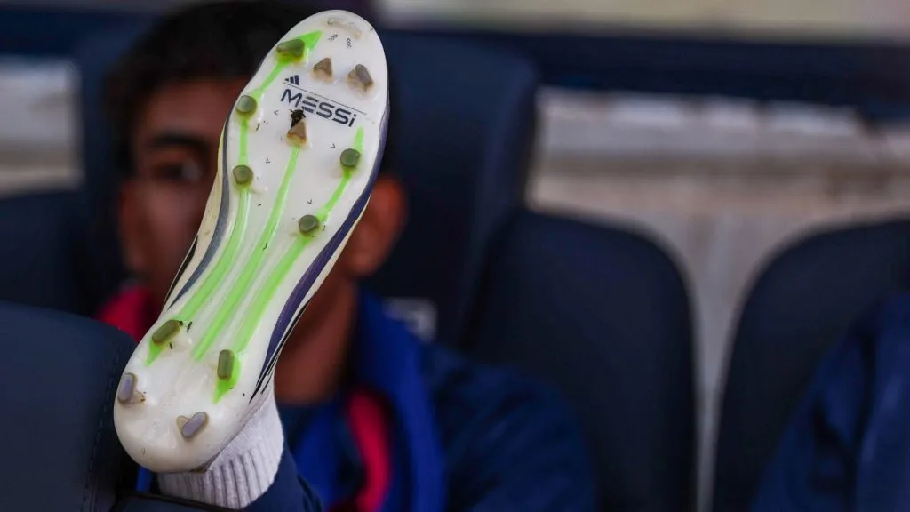 Yamal la luce el diseño de botines que le regaló Messi: IMAGO