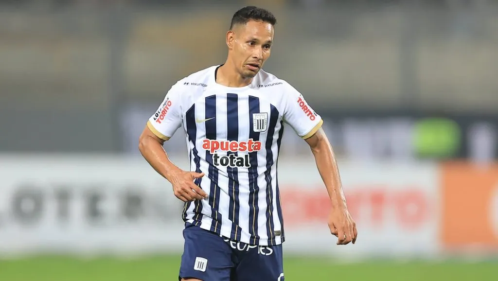 Renzo Garcés es uno de los jugadores de Alianza Lima cuyo contrato finaliza en diciembre 2025. (Imago)