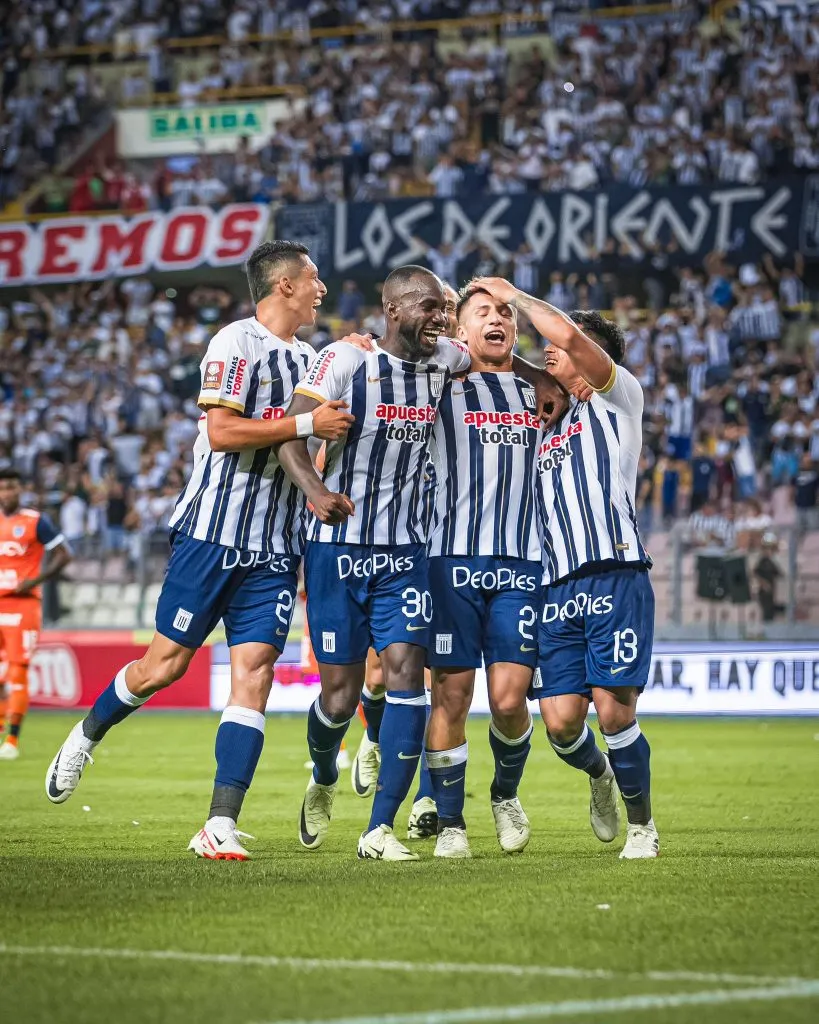 Cecilio Waterman celebrando un gol en Alianza Lima. (Foto: Alianza Lima).