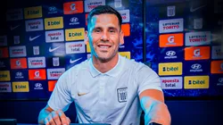 Guillermo Enrique firmpo por Alianza Lima.