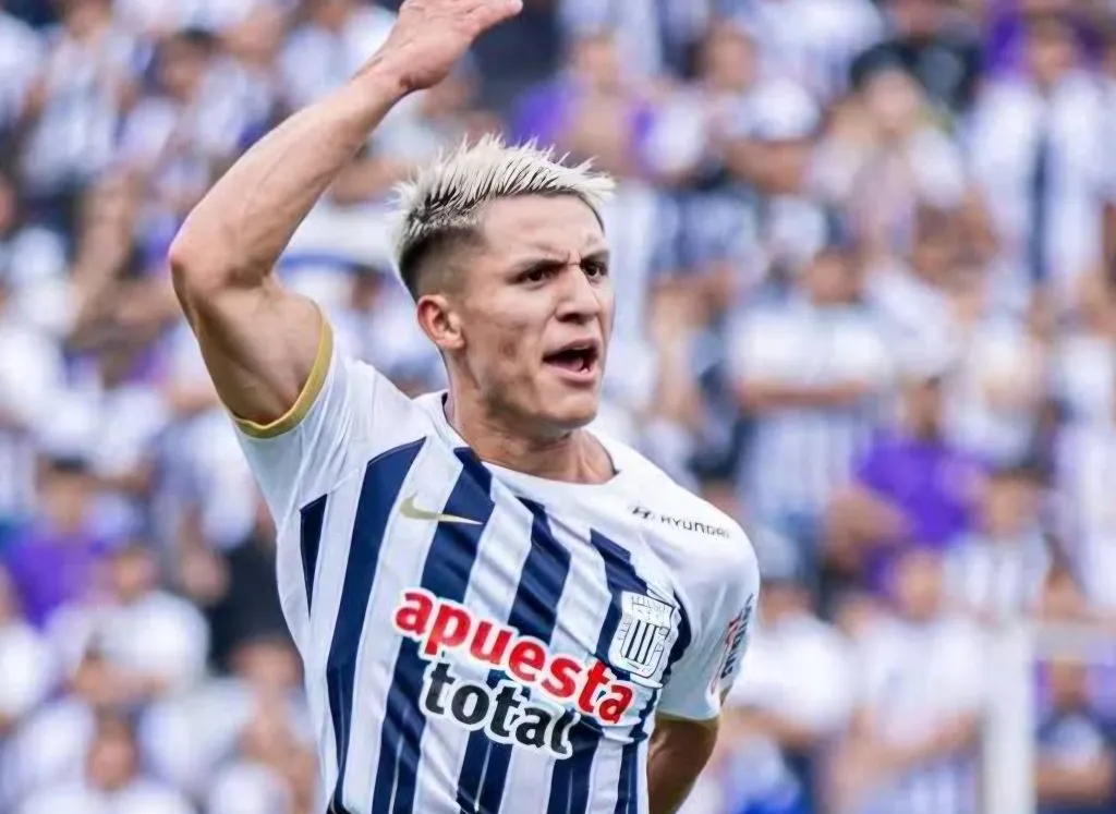 Catriel Cabellos con camiseta de Alianza Lima. (Foto: Liga 1).