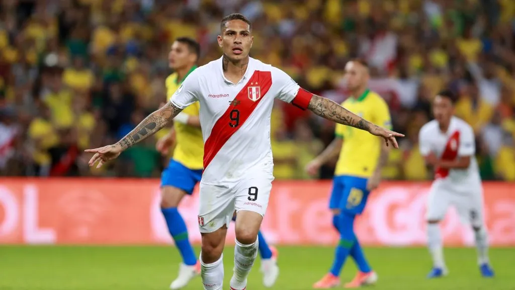 Paolo Guerrero celebrando su gol ante Brasil en la final de la Copa América 2019. (Getty Images)