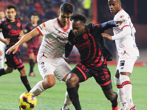 VIDEO | Jhojan Julio muestra toda su calidad con una hermosa asistencia en México