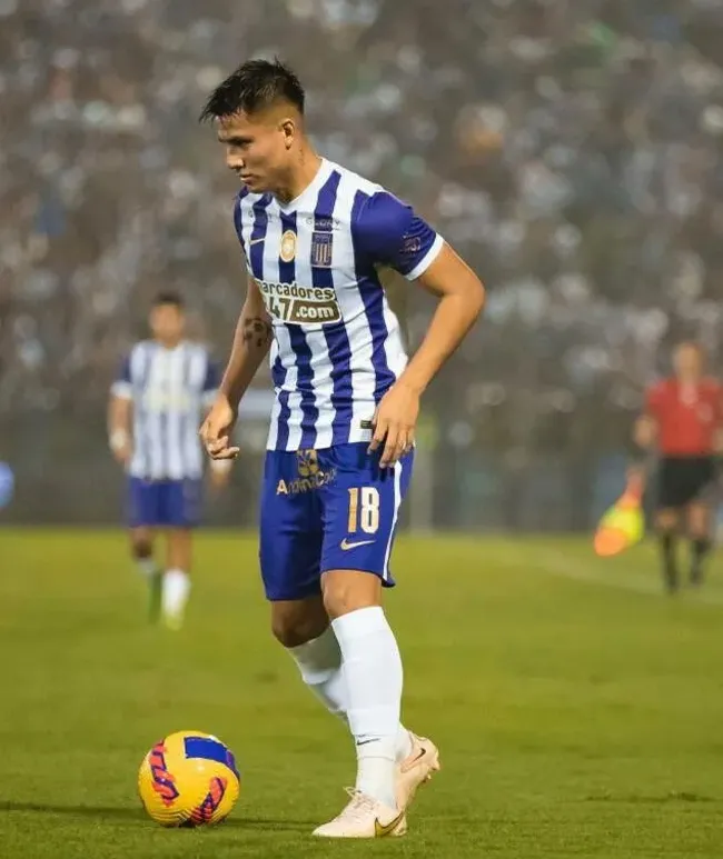 Óscar Pinto jugando en Alianza Lima. (Foto: Liga 1).