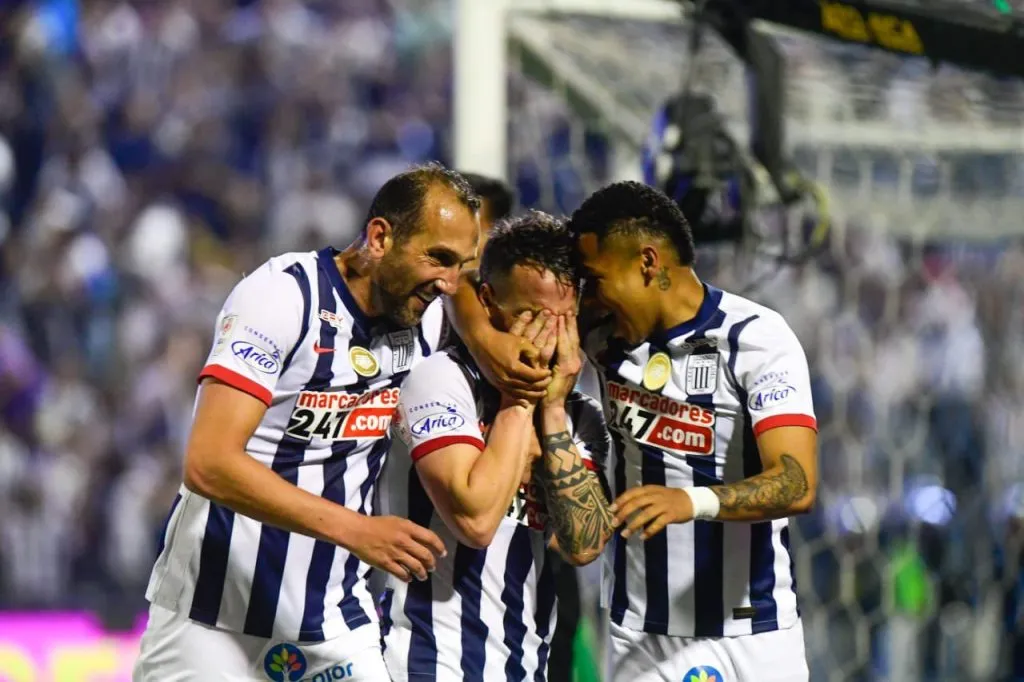 Pablo Lavandeira anotando por la Liga 1. (Foto: Alianza Lima).