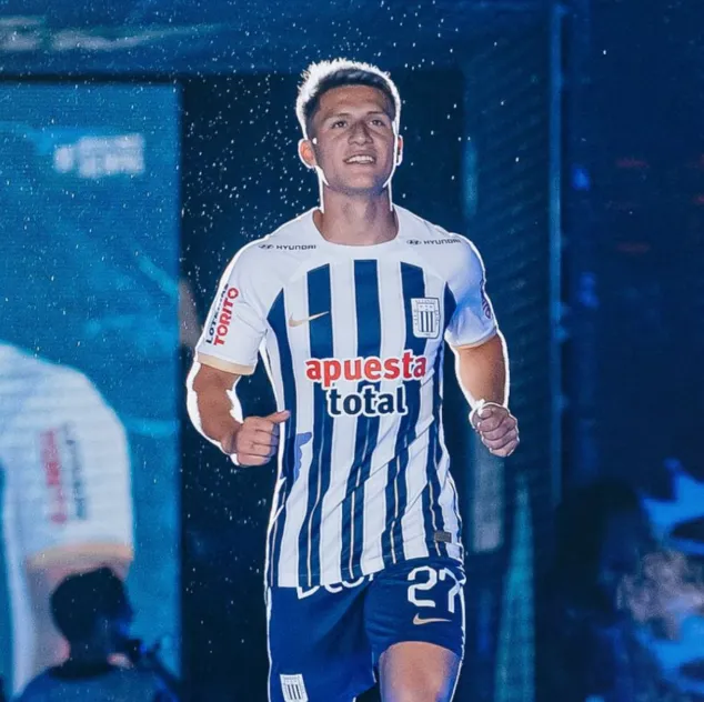 Catriel Cabellos presentado en Alianza Lima el 2024. (Foto: Alianza Lima).