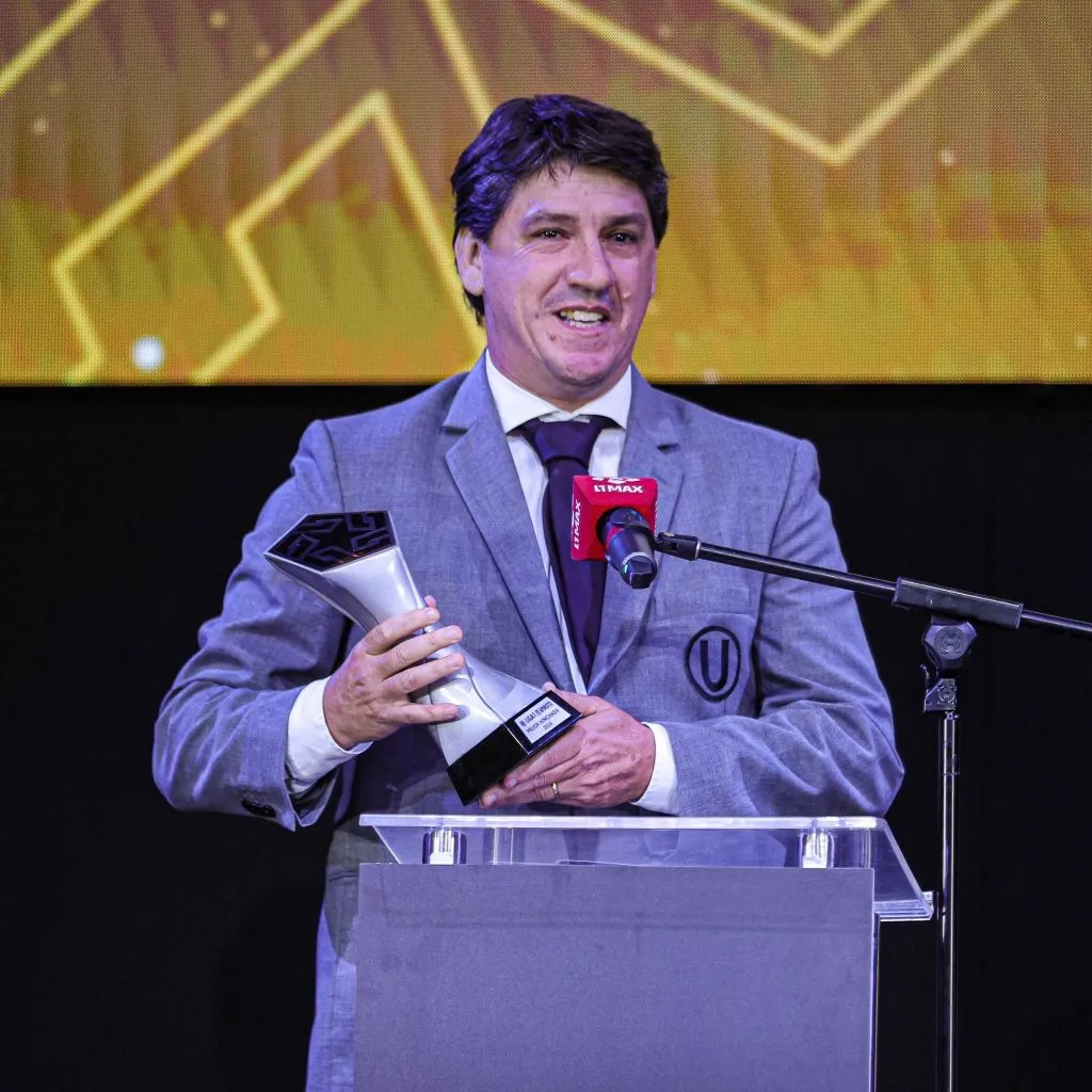 Jean Ferrari en la premiación de Liga 1. (Foto: Liga 1).