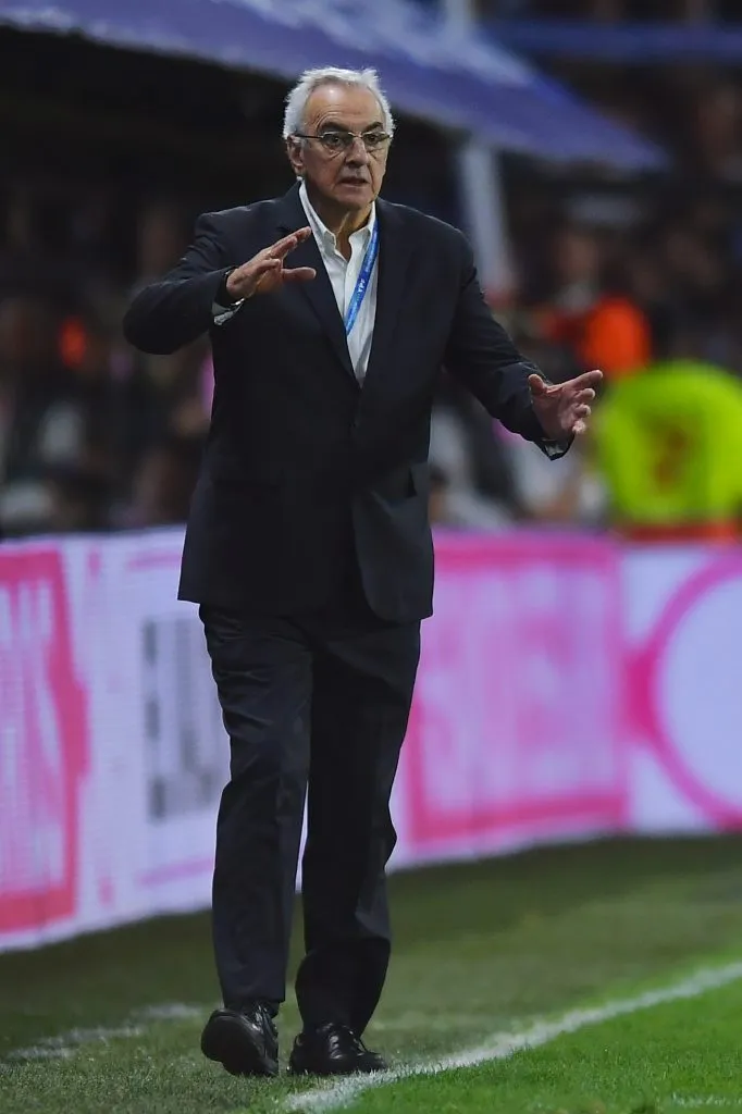 Jorge Fossati dirigiendo a la Selección Peruana. (Foto: Getty).
