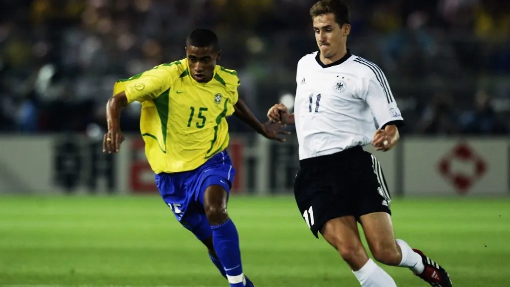 Tras perder el Mundial 2002 a manos de Ronaldo, Klose le superó en cantidad de goles por los Mundiales: GETTY