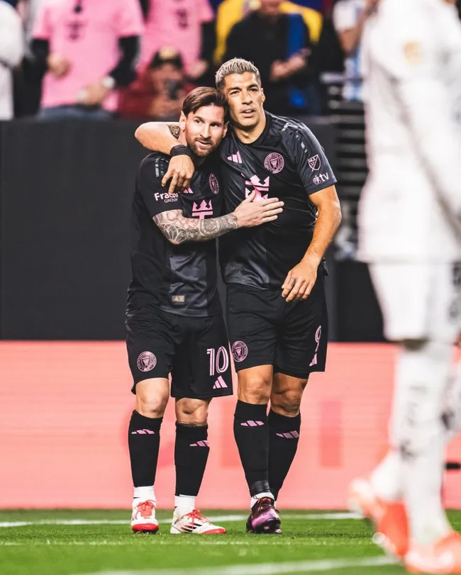 Lionel Messi y Luis Suárez celebrando. (Foto: Inter Miami).