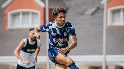 Mientras entrena en Alianza Lima, Paolo Guerrero se ofrece a otro equipo para este 2025.