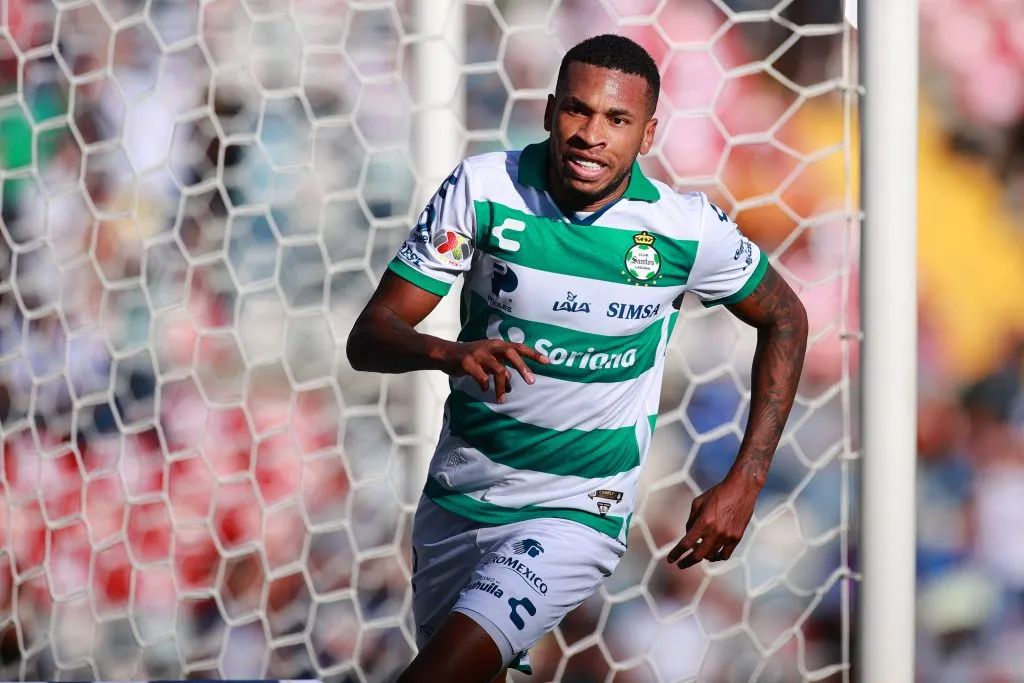 Ayrton Preciado tiene nuevo equipo tras su paso por México. (Foto: GettyImages)