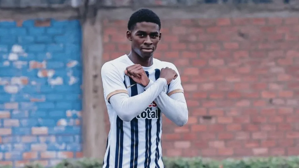 Víctor Guzmán es una de la joyas juveniles de Alianza Lima. (X @ValeriaNoriegaF)