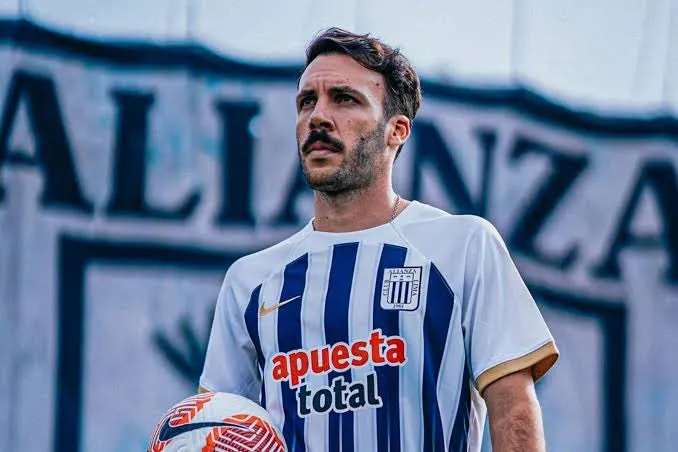 Sebastián Rodríguez presentado en Perú. (Foto: Alianza Lima).