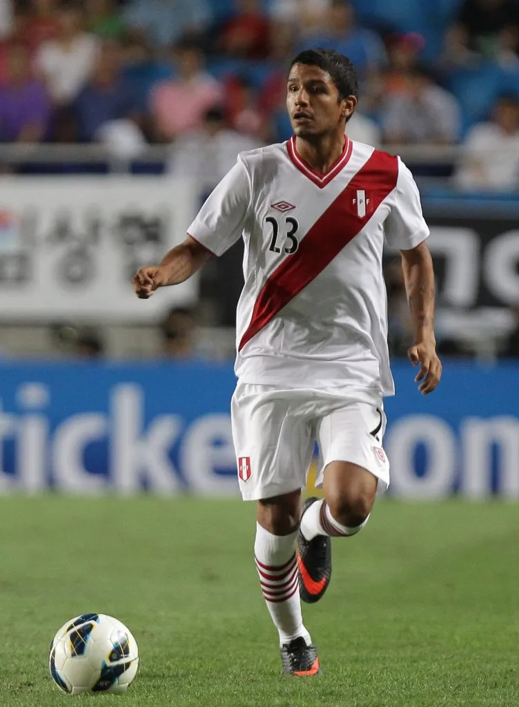 Reimon Manco jugando en la Selección Peruana. (Foto: Getty).