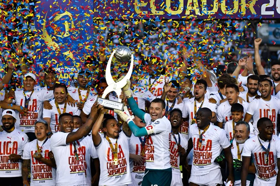 Liga de Quito ganó la primera Supercopa Ecuador.