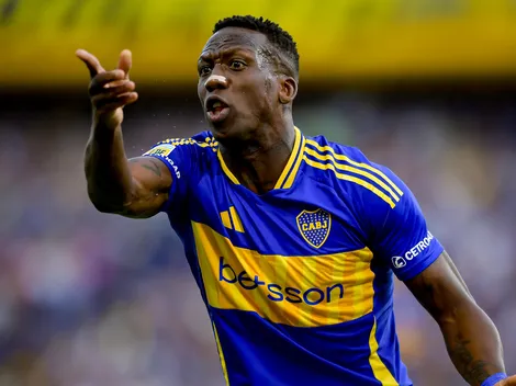 Luis Advíncula y su tremendo blooper: Erró gol completamente solo contra Huracán