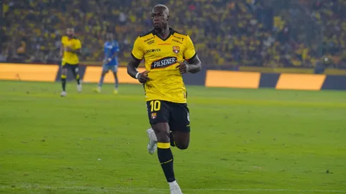 Felipe Caicedo estuvo cerca de marcar su primer gol con Barcelona.