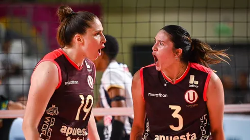 Universitario venció a Alianza Lima en el clásico del vóley femenino de Perú. (X @VoleyU1924)