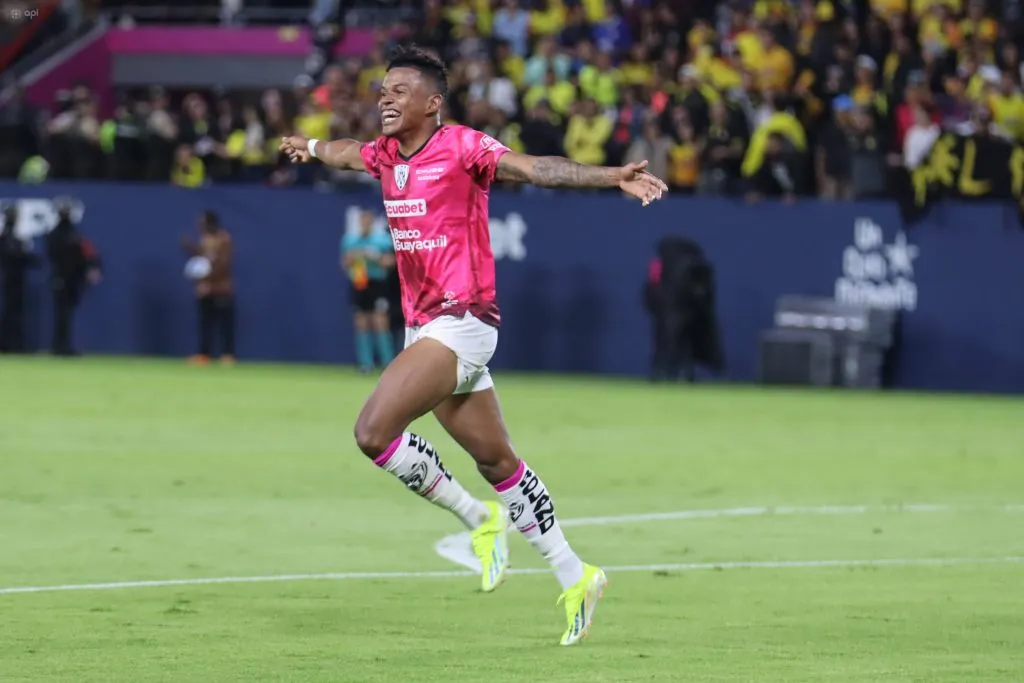 Bolaños marcó goles con IDV. (Foto: Imago)