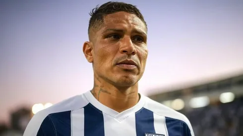 Paolo Guerrero sufrió una lesión que lo podría dejar fuera de las canchas por varios partidos.