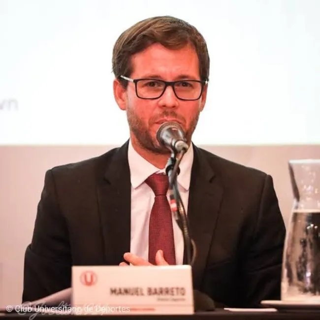 Manuel Barreto en conferencia de prensa. (Foto: Prensa “U”).