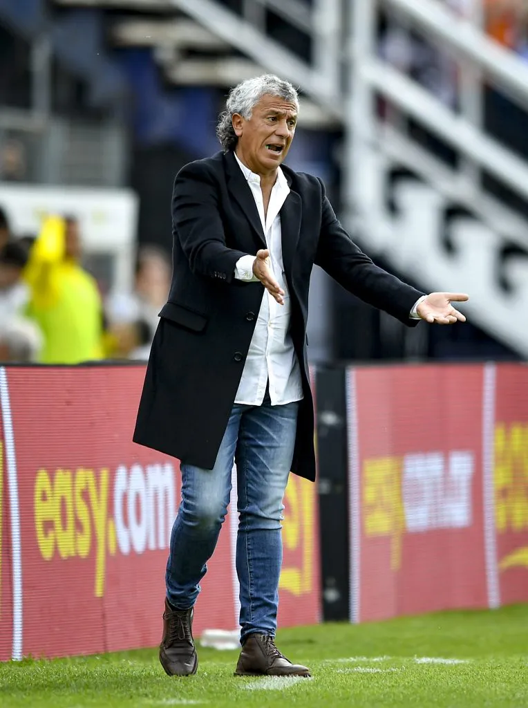 Néstor Gorosito dirigiendo en Argentina. (Photo by Marcelo Endelli/Getty Images)