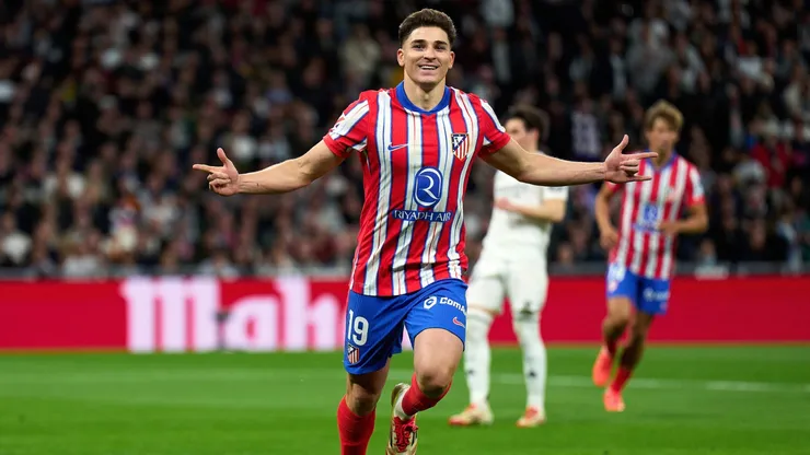 Julián Álvarez mantiene con vida el máximo sueño del Atlético de Madrid.