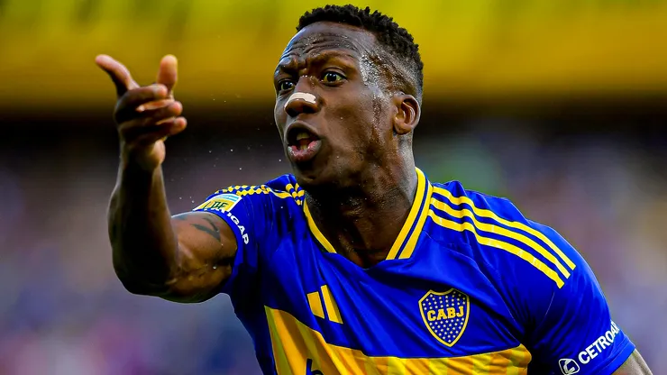 Luis Advíncula y Boca Juniors.