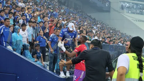 Dos jugadores de Emelec querían que el amistoso contra Barcelona de la Explosión Azul continúe.