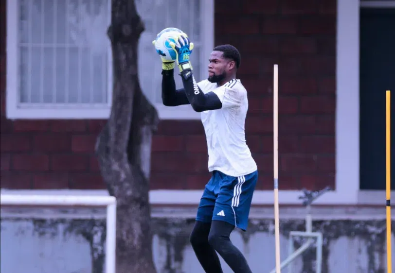 Jostyn Mina entrenando con Emelec en el 2025.